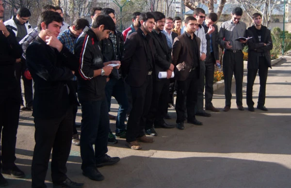 تریبون آزاد با موضوع "مذاکره ایران با آمریکا"