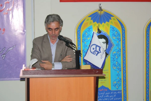 تجلیل از اساتید ادبیات