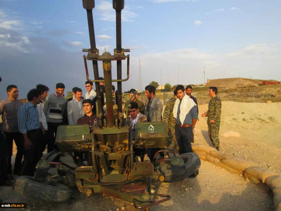 بازدید دانشجومعلّمان دانشگاه فرهنگیان اردبیل از نمایشگاه رزمی، فرهنگی عملیّات کربلای 1  4