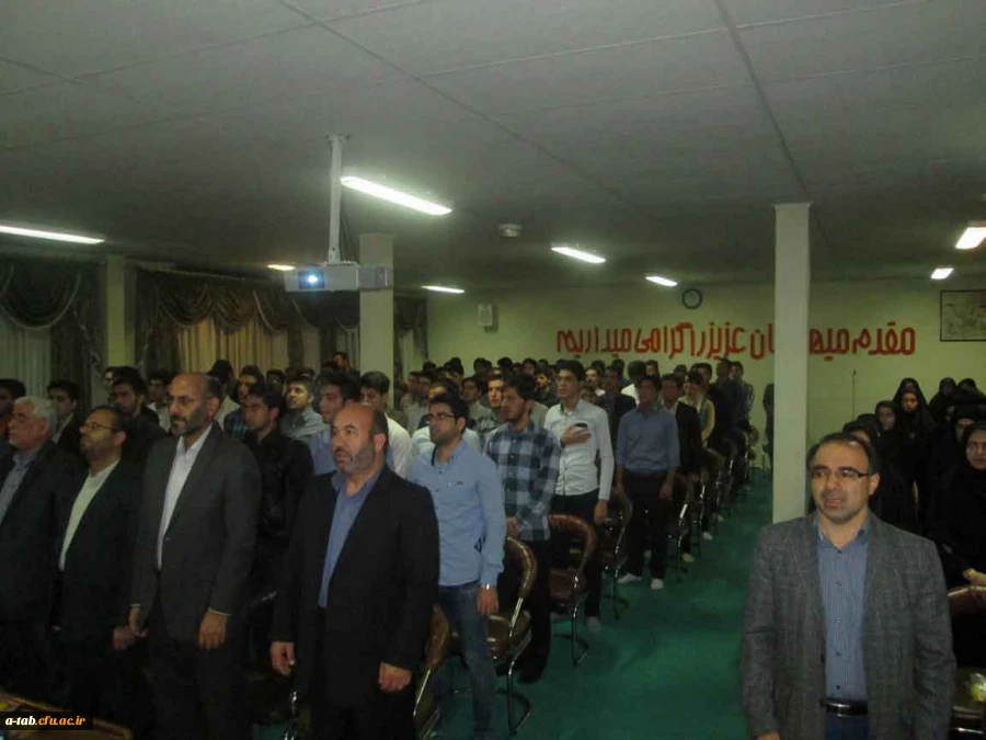 به مناسبت دهه ولایت 

برگزاری روشنگری سیاسی مسایل خاورمیانه با حضور مدیر کل خبرگزاری های خارج از کشور و کارشناس مسائل خاورمیانه جناب آقای دکتر هانی زاده   5