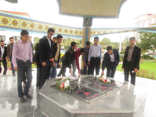 حضور دانشجو معلمان بسیجی در یادواره شهدای دانشگاه آزاد واحد اردبیل  3
