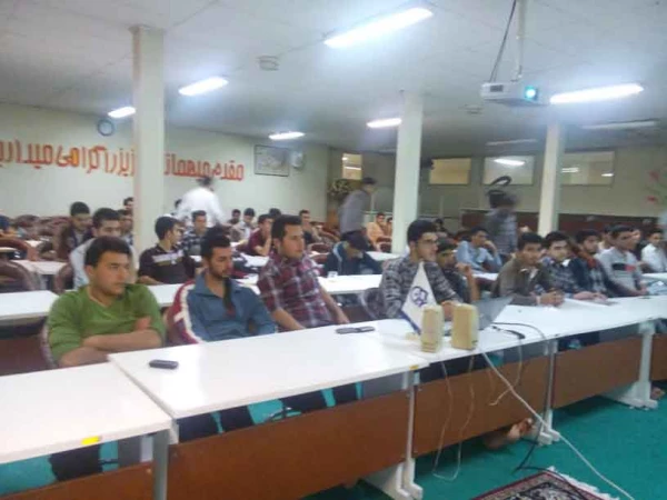 نمایش فیلم و مستند دفاع مقدس در سالن همایش پردیس 4