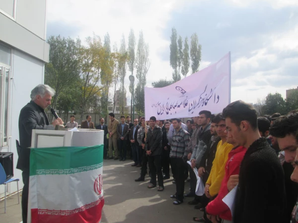 تجمع اعتراض آمیز دانشجویان دانشگاه های اردبیل در دانشگاه فرهنگیان اردبیل

 در محکومیت حکم اعدام شیخ باقرالنمر رهبر شیعی عربستان  5