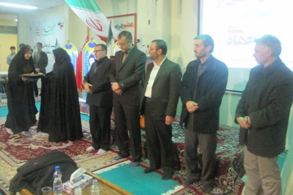 برگزاری نشست بصیرتی- سیاسی با موضوع مسائل روز و تجلیل از جهادگران اردوهای جهادی طرح هجرت بسیج دانشجویی