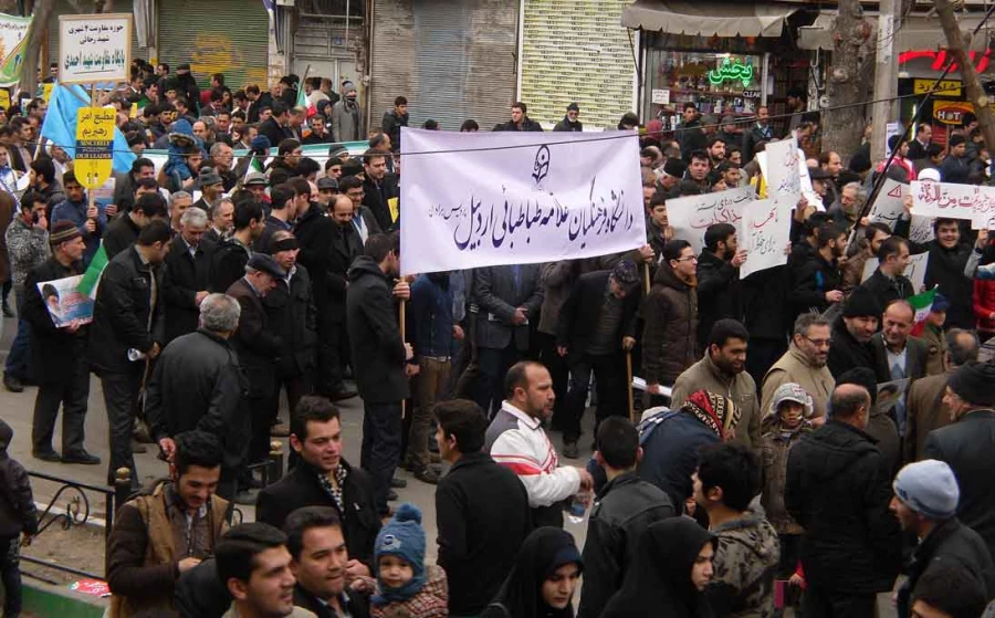 حضور پرشور اساتید، مدرسان، کارکنان و دانشجویان پردیس در راهپیمایی عظیم 22 بهمن به روایت تصویر 10