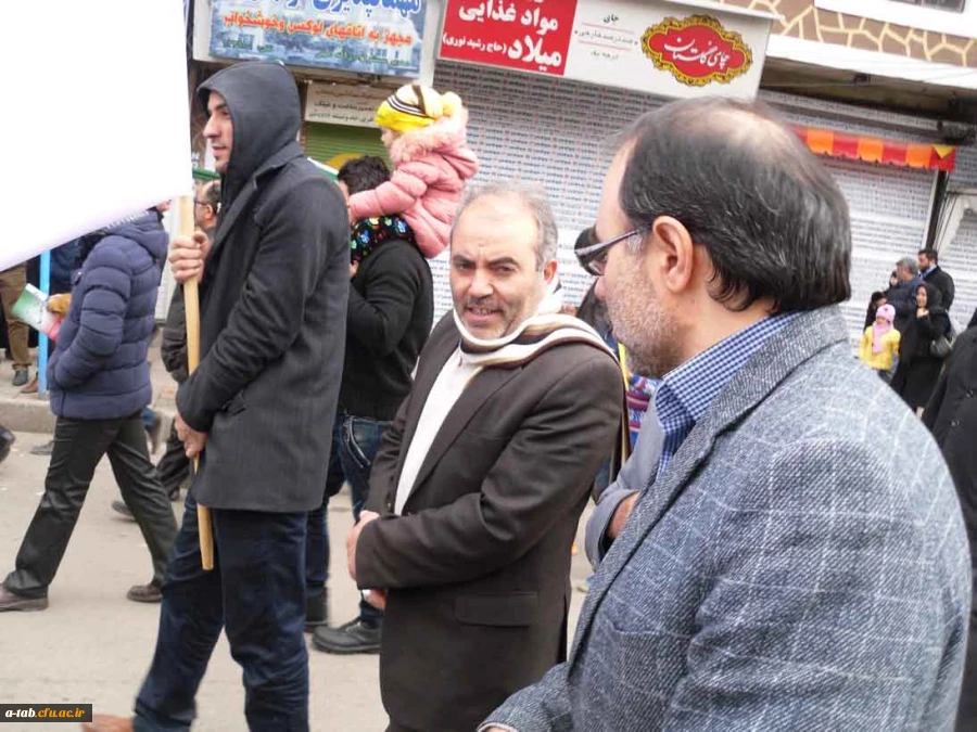 حضور پرشور اساتید، مدرسان، کارکنان و دانشجویان پردیس در راهپیمایی عظیم 22 بهمن به روایت تصویر 18