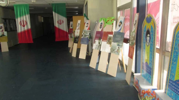 همزمان با  گرامی داشت هفته دفاع مقدس

برگزاری نمایشگاه "فرهنگ مصرف در جبهه و سیره ی شهدا " در پردیس علّامه طباطبایی اردبیل هم زمان با مراسم آغاز سالتحصیلی استانی 2