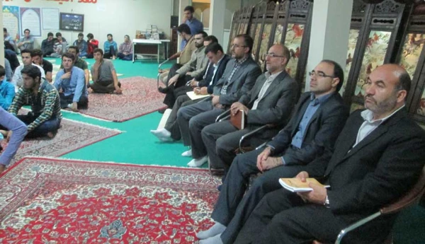 برگزاری همایش بصیرتی- سیاسی بررسی برجام و مسایل روز

با حضور کارشناس تحلیل گر مسائل سیاسی آقای حسین راد 13