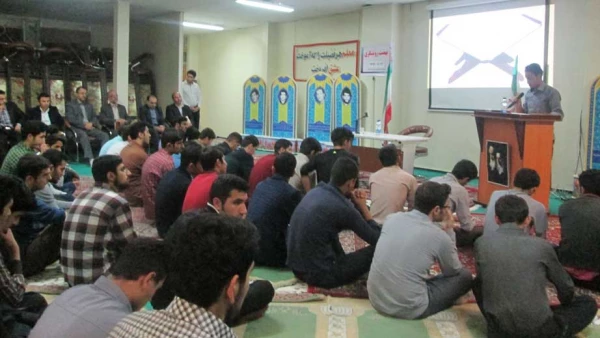 برگزاری همایش بصیرتی- سیاسی بررسی برجام و مسایل روز

با حضور کارشناس تحلیل گر مسائل سیاسی آقای حسین راد 14