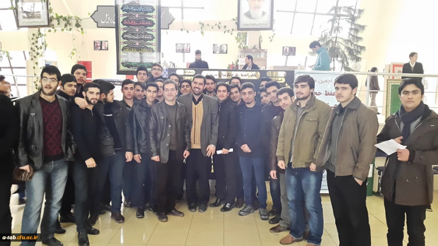 به مناسبت هفته ی کتاب و کتاب خوانی دانشجو معلّمان پردیس علامه طباطبایی اردبیل از کتابخانه ی مرکزی  بازدید نمودند. 2