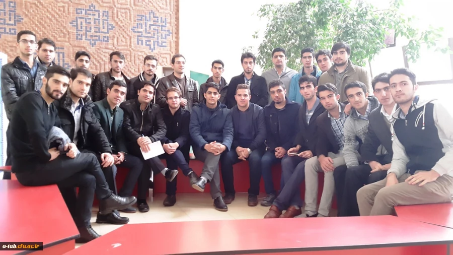 به مناسبت هفته ی کتاب و کتاب خوانی دانشجو معلّمان پردیس علامه طباطبایی اردبیل از کتابخانه ی مرکزی  بازدید نمودند. 3