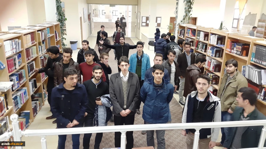به مناسبت هفته ی کتاب و کتاب خوانی دانشجو معلّمان پردیس علامه طباطبایی اردبیل از کتابخانه ی مرکزی  بازدید نمودند. 5