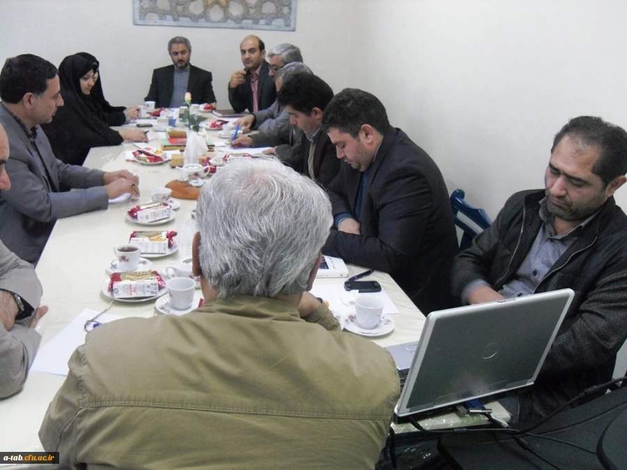 جلسه استانی نظارت ، ارزیابی و تضمین کیفیت با موضوع تحلیل ارزیابی اساتید از منظر دانشجویان بر گزار شد 5