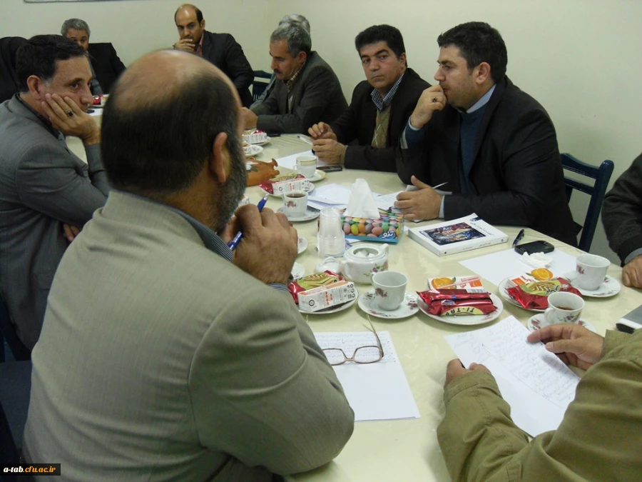 جلسه استانی نظارت ، ارزیابی و تضمین کیفیت با موضوع تحلیل ارزیابی اساتید از منظر دانشجویان بر گزار شد 6