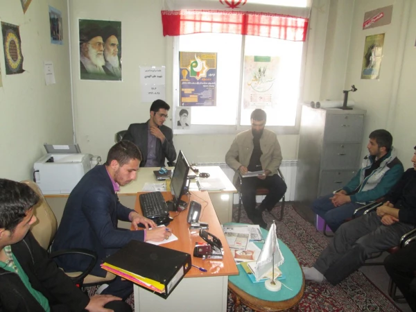 تشکیل جلسه سرگروه با مربی حلقه های صالحین به مناسبت هفته ی بسیج  در دانشگاه فرهنگیان اردبیل 3