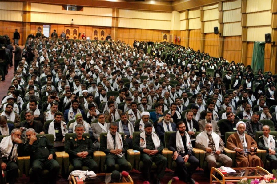 در دومین جشنواره سراسری مالک اشتر صورت گرفت؛

انتخاب پایگاه بسیج دانشجویی دانشگاه فرهنگیان علّامه طباطبایی اردبیل به عنوان "موفق ترین رده ی سازمان بسیج مستضعفین " 3