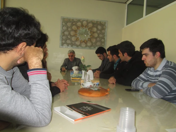 برگزاری نشست صمیمی شورای مرکزی و شورای تبیین مواضع بسیج دانشجویی دانشگاه فرهنگیان اردبیل با ریاست محترم و کارشناس مسوول فرهنگی پردیس علّامه طباطبایی(ره) به مناسبت هفته ی بسیج 2