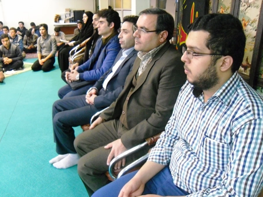 تجلیل از برگزیده های هفته پژوهش
 3