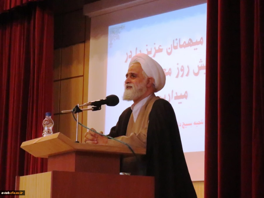 با حضور رئیس نهاد نمایندگی مقام معظم رهبری در دانشگاه های کشور

همایش روز معلم با محور تربیتی - فرهنگی در حیطه ی  تجلیل از مقام شامخ معلم با سخنرانی حجّه  الاسلام محمدیان، رئیس نهاد نمایندگی مقام معظم رهبری در دانشگاه های کشور به همّت دانشگاه فرهنگیان ا