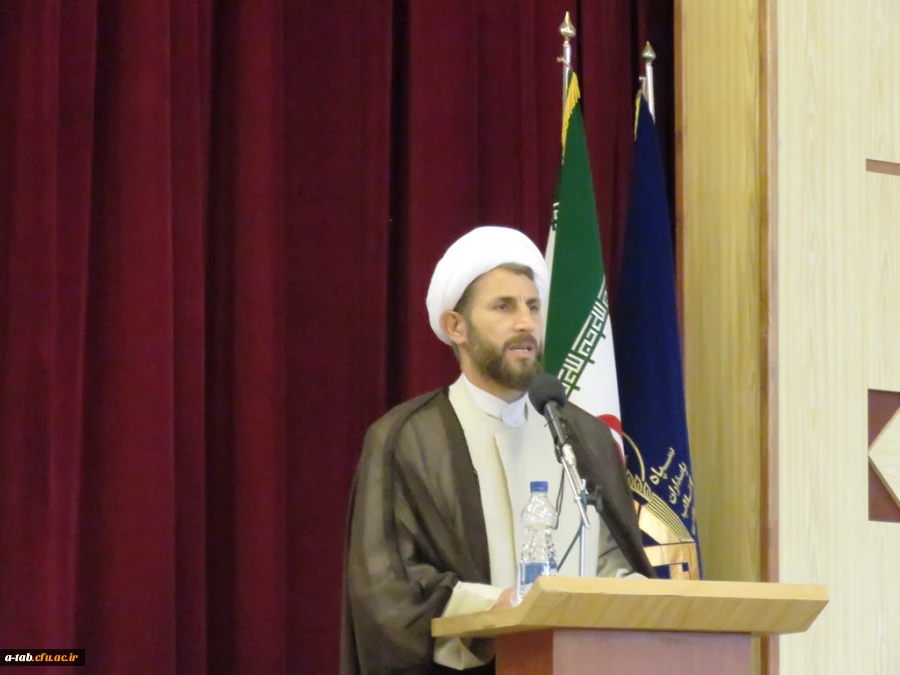 با حضور رئیس نهاد نمایندگی مقام معظم رهبری در دانشگاه های کشور

همایش روز معلم با محور تربیتی - فرهنگی در حیطه ی  تجلیل از مقام شامخ معلم با سخنرانی حجّه  الاسلام محمدیان، رئیس نهاد نمایندگی مقام معظم رهبری در دانشگاه های کشور به همّت دانشگاه فرهنگیان ا