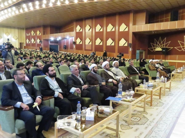 با حضور رئیس نهاد نمایندگی مقام معظم رهبری در دانشگاه های کشور

همایش روز معلم با محور تربیتی - فرهنگی در حیطه ی  تجلیل از مقام شامخ معلم با سخنرانی حجّه  الاسلام محمدیان، رئیس نهاد نمایندگی مقام معظم رهبری در دانشگاه های کشور به همّت دانشگاه فرهنگیان ا