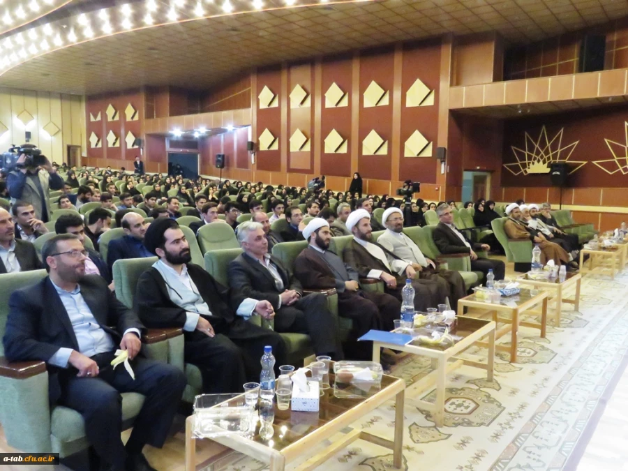 با حضور رئیس نهاد نمایندگی مقام معظم رهبری در دانشگاه های کشور

همایش روز معلم با محور تربیتی - فرهنگی در حیطه ی  تجلیل از مقام شامخ معلم با سخنرانی حجّه  الاسلام محمدیان، رئیس نهاد نمایندگی مقام معظم رهبری در دانشگاه های کشور به همّت دانشگاه فرهنگیان ا