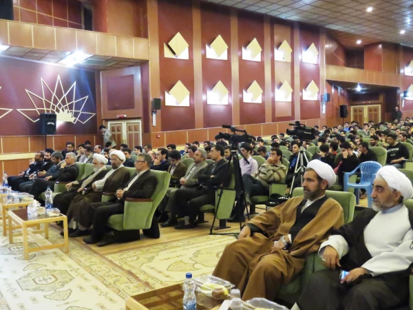 با حضور رئیس نهاد نمایندگی مقام معظم رهبری در دانشگاه های کشور

همایش روز معلم با محور تربیتی - فرهنگی در حیطه ی  تجلیل از مقام شامخ معلم با سخنرانی حجّه  الاسلام محمدیان، رئیس نهاد نمایندگی مقام معظم رهبری در دانشگاه های کشور به همّت دانشگاه فرهنگیان ا