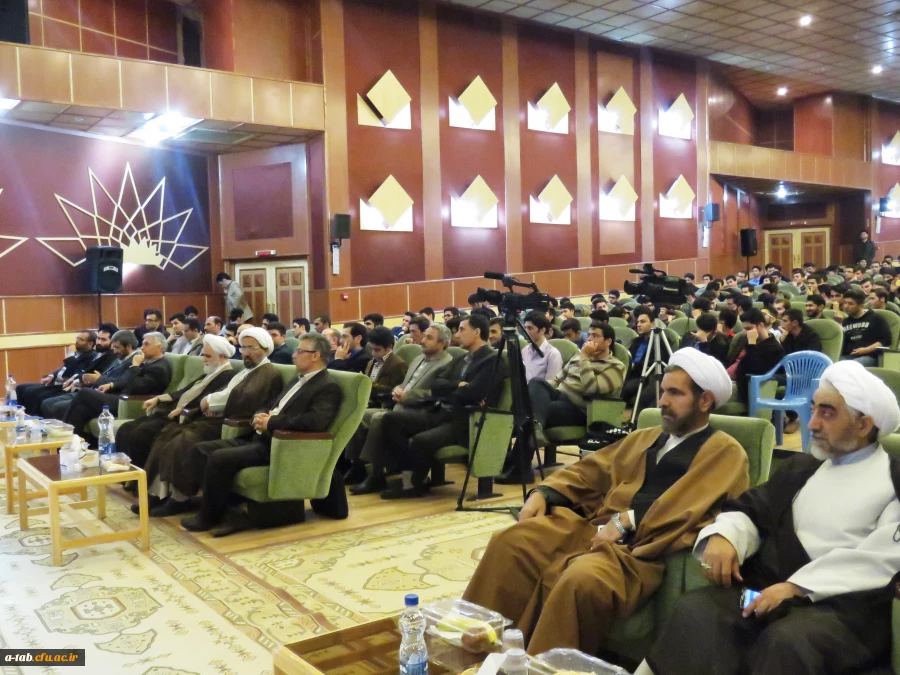 با حضور رئیس نهاد نمایندگی مقام معظم رهبری در دانشگاه های کشور

همایش روز معلم با محور تربیتی - فرهنگی در حیطه ی  تجلیل از مقام شامخ معلم با سخنرانی حجّه  الاسلام محمدیان، رئیس نهاد نمایندگی مقام معظم رهبری در دانشگاه های کشور به همّت دانشگاه فرهنگیان ا