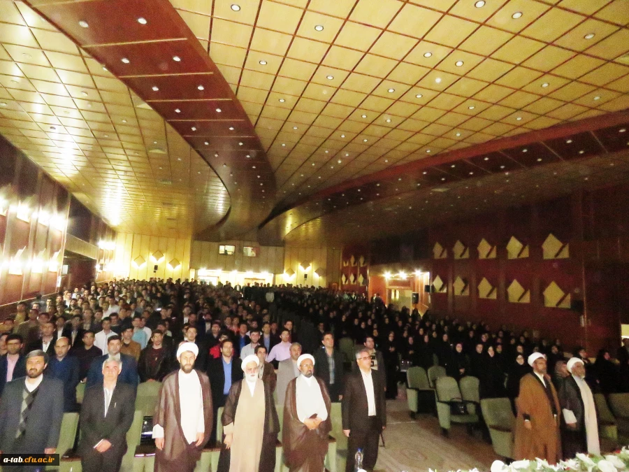 با حضور رئیس نهاد نمایندگی مقام معظم رهبری در دانشگاه های کشور

همایش روز معلم با محور تربیتی - فرهنگی در حیطه ی  تجلیل از مقام شامخ معلم با سخنرانی حجّه  الاسلام محمدیان، رئیس نهاد نمایندگی مقام معظم رهبری در دانشگاه های کشور به همّت دانشگاه فرهنگیان ا