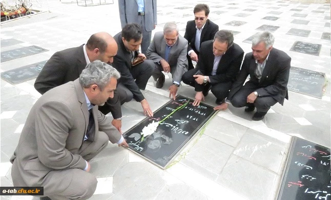 دکتر مهرمحمدی در بدو ورود به استان اردبیل با حضور در گلزار شهداء به آرمان های  انقلاب اسلامی ادای احترام نمودند. 4