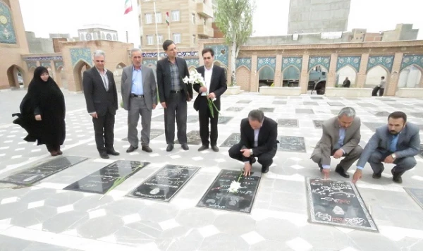 دکتر مهرمحمدی در بدو ورود به استان اردبیل با حضور در گلزار شهداء به آرمان های  انقلاب اسلامی ادای احترام نمودند. 2