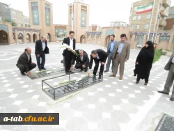 دکتر مهرمحمدی در بدو ورود به استان اردبیل با حضور در گلزار شهداء به آرمان های  انقلاب اسلامی ادای احترام نمودند. 3