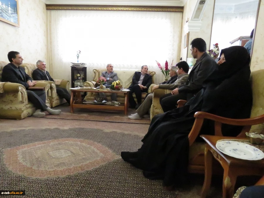 دیدار سرپرست دانشگاه فرهنگیان کشور از خانواده ی دانشجو معلّم شهید بهنام یوسفی 3