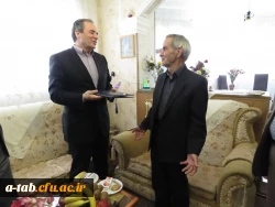 دیدار سرپرست دانشگاه فرهنگیان کشور از خانواده ی دانشجو معلّم شهید بهنام یوسفی 6