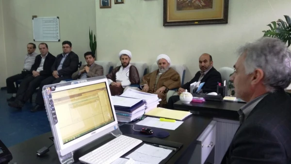 طّی جلسه­ ای مراسم تکریم و معارفه ی معاون آموزشی، پژوهشی و فرهنگی پردیس علّامه طباطبایی اردبیل برگزار شد:

            دانشگاه فرهنگیان بستر مناسب اقتصاد مقاومتی و نشر آن به کلّ جامعه­ ی اسلامی است 2