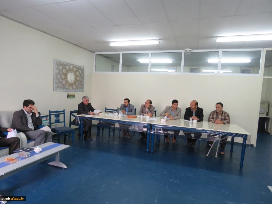 جلسه ی شورای اداری دانشگاه فرهنگیان پردیس علّامه طباطبایی روز چهار شنبه مورّخ 29/2/95 در محل پردیس علّامه طباطبایی تشکیل شد. 4