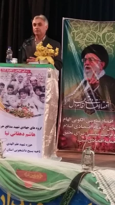 دکتر نورمند در مراسم افتتاحیه ی اردوهای جهادی بسیج دانشجویی استان:
سبک بالان دانشجو امروز نیز بزرگ شدگان همان مکتبی هستند که امام خمینی(ره) با کمک آنها توانست انقلاب جهانی ایران را شکل دهد. 2