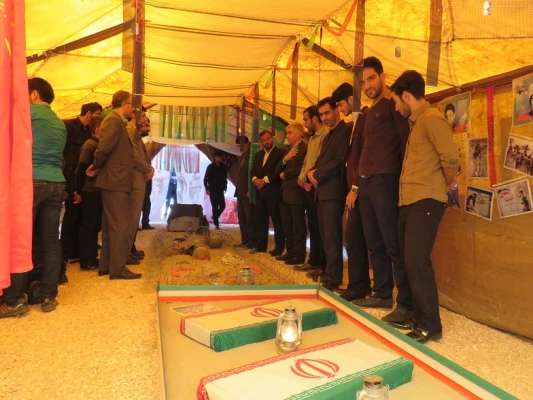 افتتاحیه ی نمایشگاه تحلیلی بصیرتی "بصیرت عاشورایی"

 4