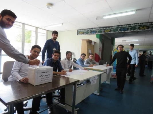 در پردیس علامه طباطبایی اردبیل برگزار شد:
انتخابات شورای صنفی-رفاهی دانشجومعلمان (آبان ماه1395) 2