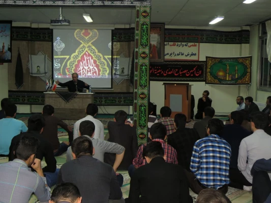 نشست بصیرتی فرهنگ و هنر  ادب پایداری در دانشگاه فرهنگیان اردبیل با حضور وقایع نگار، نویسنده و پژوهشگرادبیّات پایداری کشور، آقای مرتضی سرهنگی برگزار شد. 3