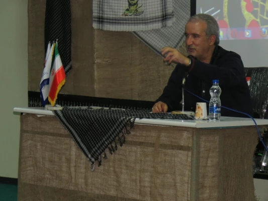 نشست بصیرتی فرهنگ و هنر  ادب پایداری در دانشگاه فرهنگیان اردبیل با حضور وقایع نگار، نویسنده و پژوهشگرادبیّات پایداری کشور، آقای مرتضی سرهنگی برگزار شد. 4