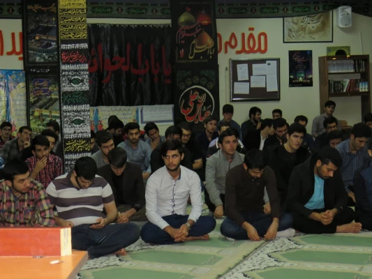 نشست بصیرتی فرهنگ و هنر  ادب پایداری در دانشگاه فرهنگیان اردبیل با حضور وقایع نگار، نویسنده و پژوهشگرادبیّات پایداری کشور، آقای مرتضی سرهنگی برگزار شد. 6