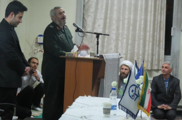 سردار بابازاده در مراسم روز دانشجو با اشاره به دانشجومعلّمان پردیس:

تک تک این جوانان پاک سرشت و چهره های نورانی و مؤمن ، برای فردای این مملکت و مرز و بوم یک سرباز تمام عیار خواهند بود. 12