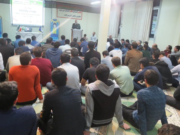 سردار بابازاده در مراسم روز دانشجو با اشاره به دانشجومعلّمان پردیس:

تک تک این جوانان پاک سرشت و چهره های نورانی و مؤمن ، برای فردای این مملکت و مرز و بوم یک سرباز تمام عیار خواهند بود. 13