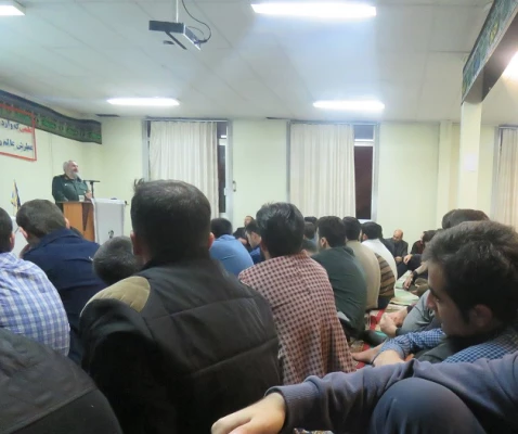 سردار بابازاده در مراسم روز دانشجو با اشاره به دانشجومعلّمان پردیس:

تک تک این جوانان پاک سرشت و چهره های نورانی و مؤمن ، برای فردای این مملکت و مرز و بوم یک سرباز تمام عیار خواهند بود. 17