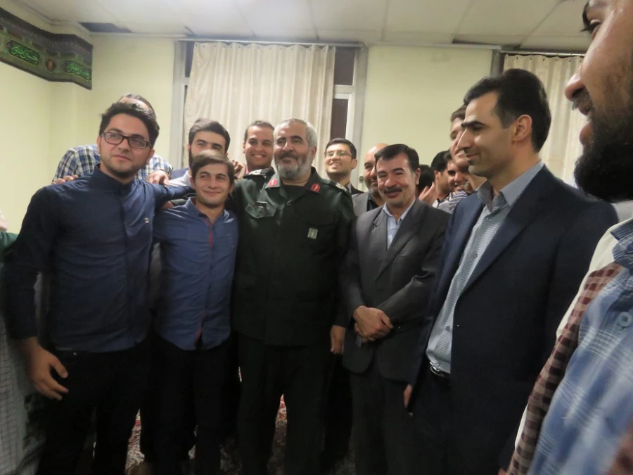 سردار بابازاده در مراسم روز دانشجو با اشاره به دانشجومعلّمان پردیس:

تک تک این جوانان پاک سرشت و چهره های نورانی و مؤمن ، برای فردای این مملکت و مرز و بوم یک سرباز تمام عیار خواهند بود. 18