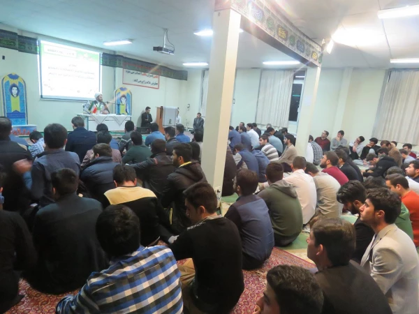 سردار بابازاده در مراسم روز دانشجو با اشاره به دانشجومعلّمان پردیس:

تک تک این جوانان پاک سرشت و چهره های نورانی و مؤمن ، برای فردای این مملکت و مرز و بوم یک سرباز تمام عیار خواهند بود. 21