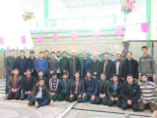 همزمان با آغاز سی و هشتمین سالگرد پیروزی شکوهمند انقلاب اسلامی:

شرکت دانشجومعلّمان در جشن بزرگ انقلاب در امامزاده سیدصدرالدّین 4