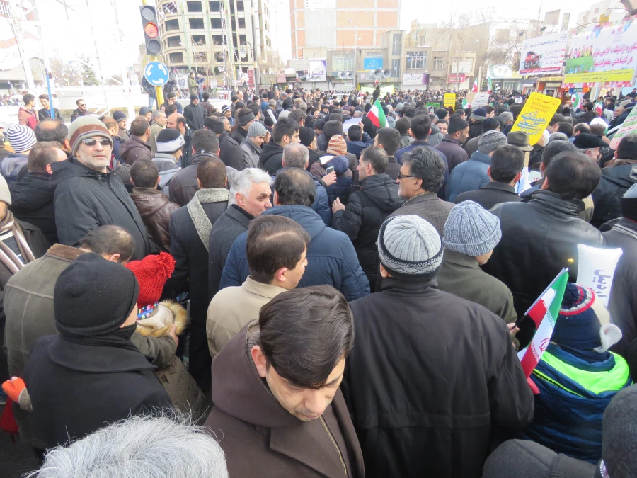 شرکت اساتید، کارکنان و دانشجومعلّمان پردیس علّامه طباطبایی اردبیل در راه پیمایی شکوهمند 22 بهمن 3