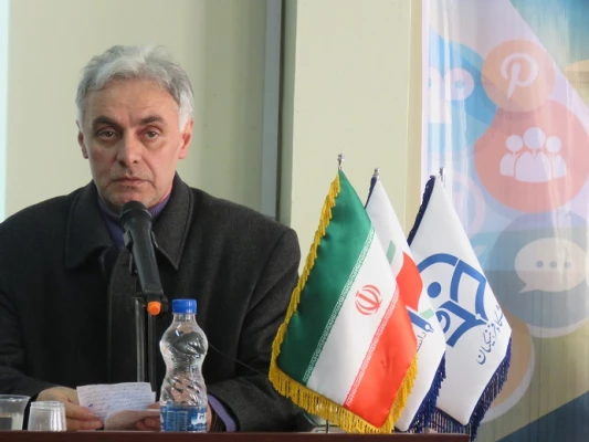 در پردیس علّامه طباطبایی:

برگزاری نخستین دوره ی آموزش سواد فضای مجازی ویژه ی دانشجویان دانشگاه های اردبیل  6